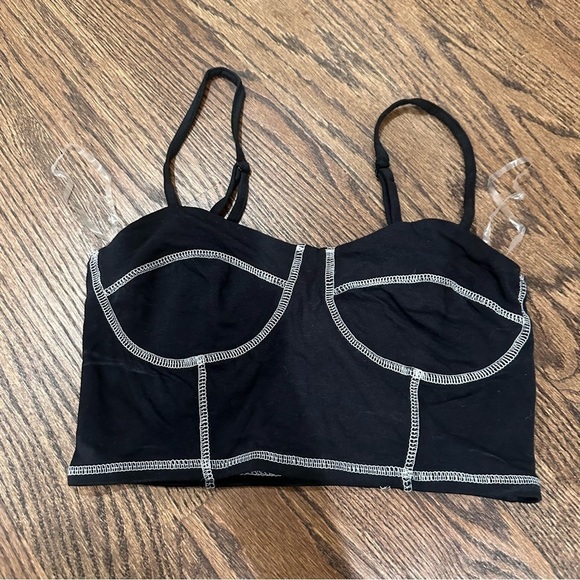 Forever 21 Contrast Stitch Crop Top - Picture 1 of 2